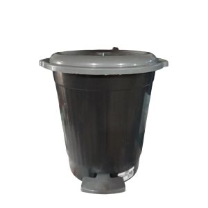 Lixeira com pedal 7L preta
