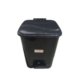 LIXEIRA COM PEDAL 15 LITROS ICASA PRETA